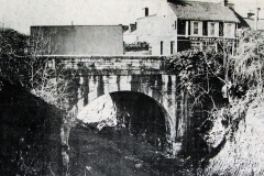 The old High Street railway bridge in 1983 shortly before it was demolished. Image from the Evening Echo.